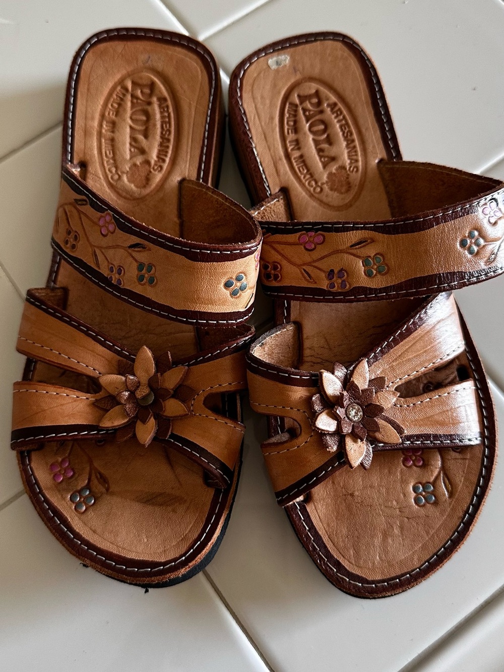 Handcrafted Tan Leather Slide Sandals with Floral Accent; authentic from Mexico